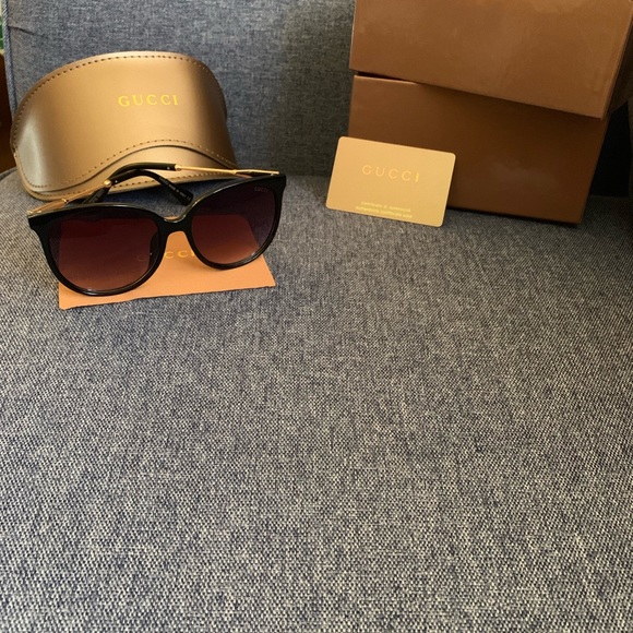 🎉Birthday Sale Week🎉 Gucci Sunglasses - Picture 2 of 7